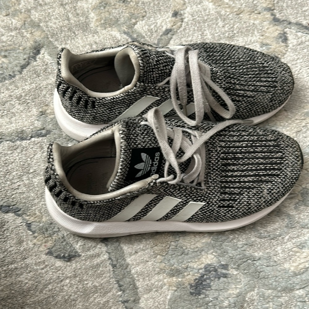 Adidas SWIFT RUN SHOES